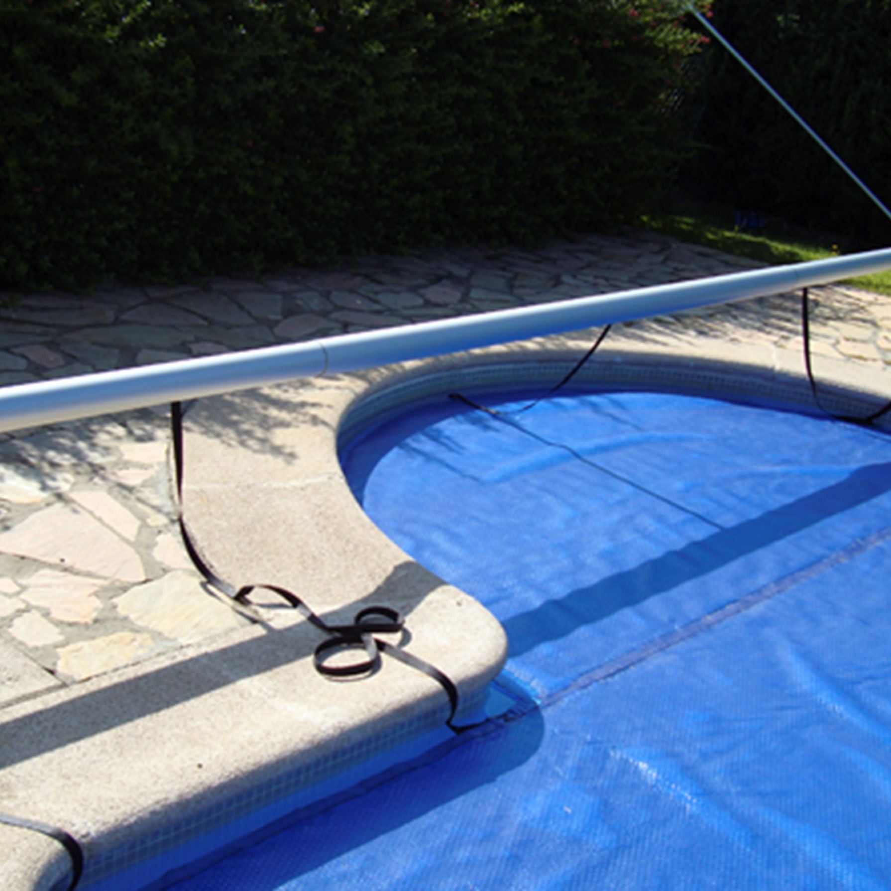 piscina-día-soleado